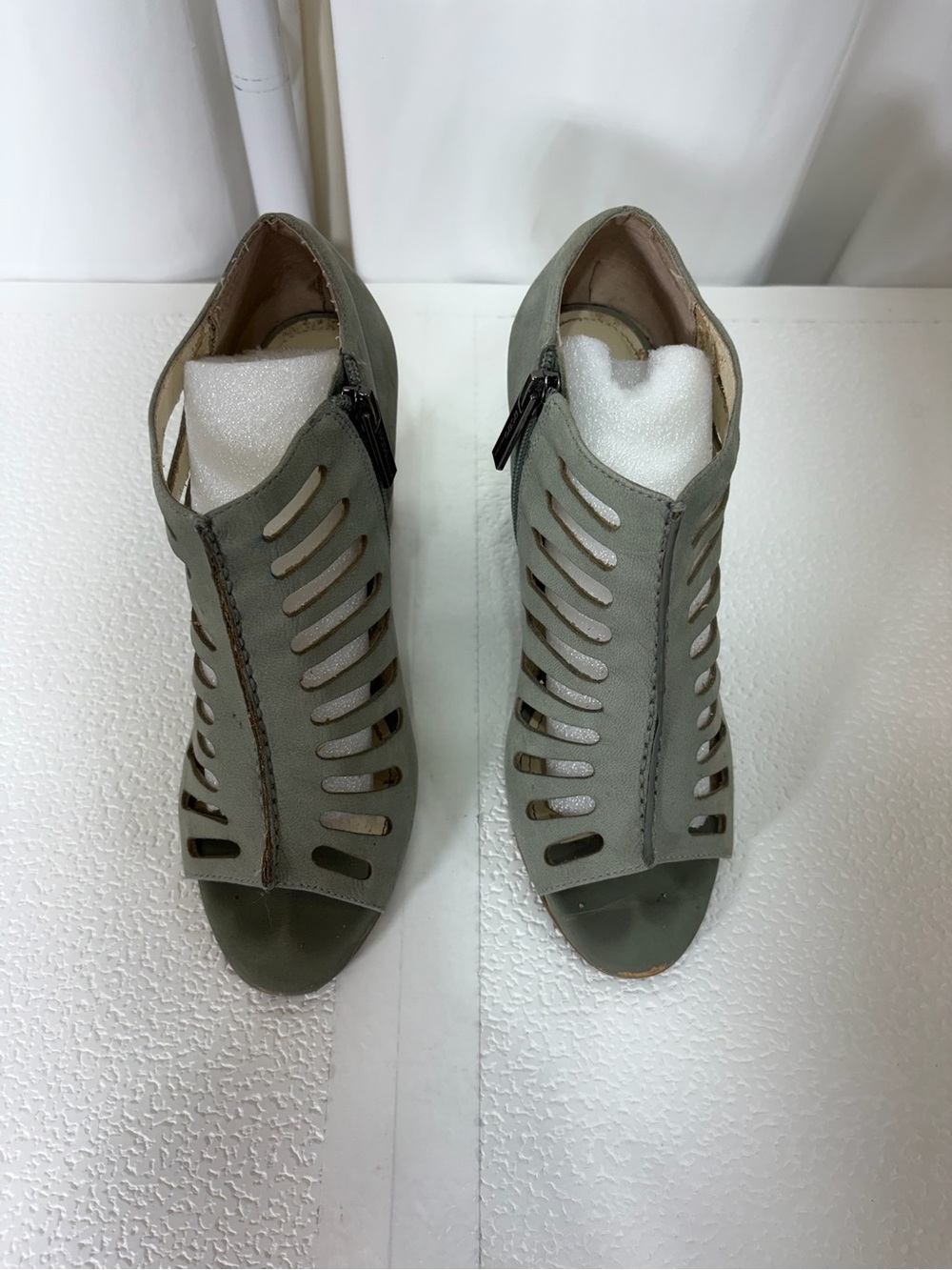 BCBGeneration Olive Green Cutout Peep-Toe Heels with Side Zips s206